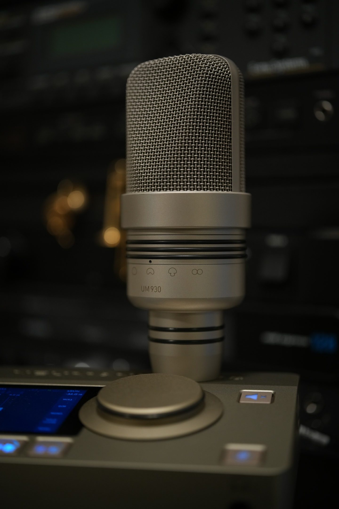 DSC07747_Wordpress Detail shot of Microtech Gefell UM930 and other microphones